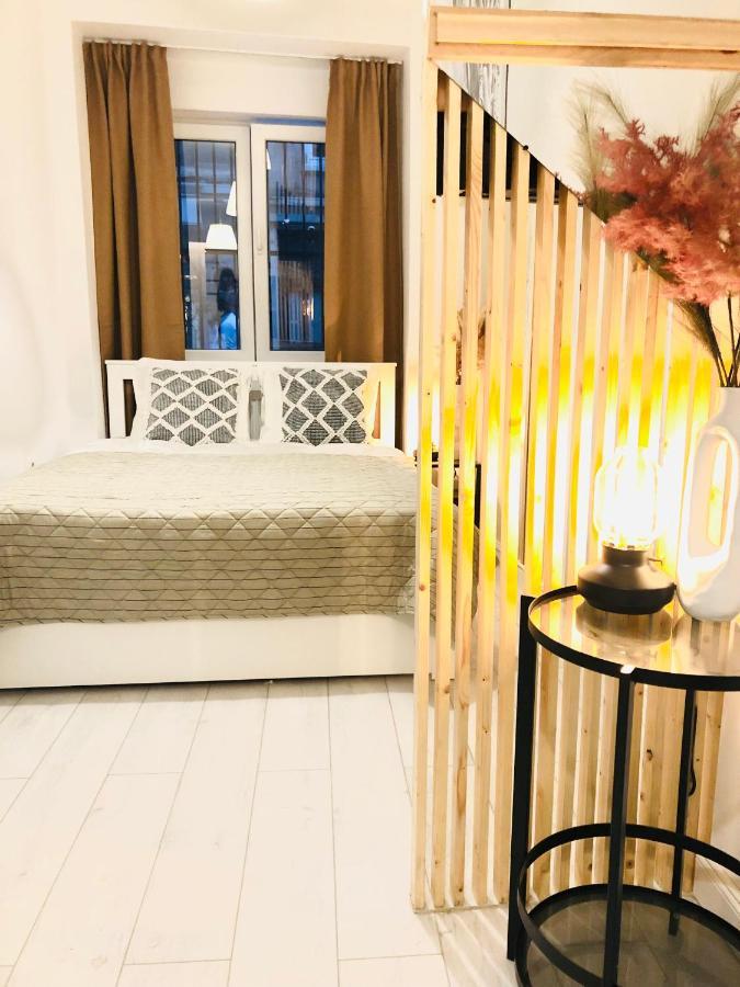 Little Town Studio Apartment *